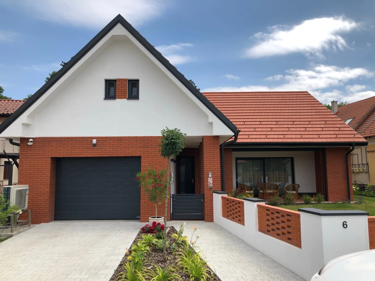 DOMINO copper red - family house